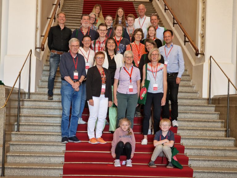 Blaskapelle Höhenkirchen-Siegertsbrunn zu Besuch bei Claudia Köhler und Dr. Markus Büchler im Bayerischen Landtag – Musik verbindet Generationen