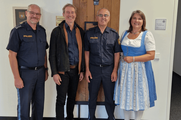 Einblicke in die Polizeiarbeit: Abgeordnete Dr. Büchler und Köhler zu Besuch bei der PI 28 in Ottobrunn
