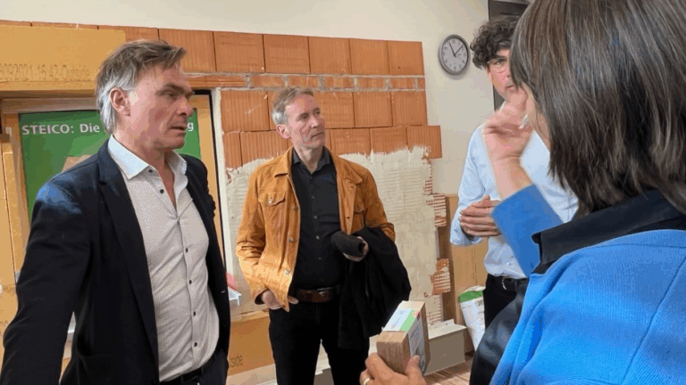 Holz statt Kunststoff am Bau!