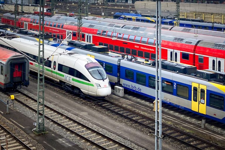 Geld für Brücken und Straßen, aber nicht für die Schiene